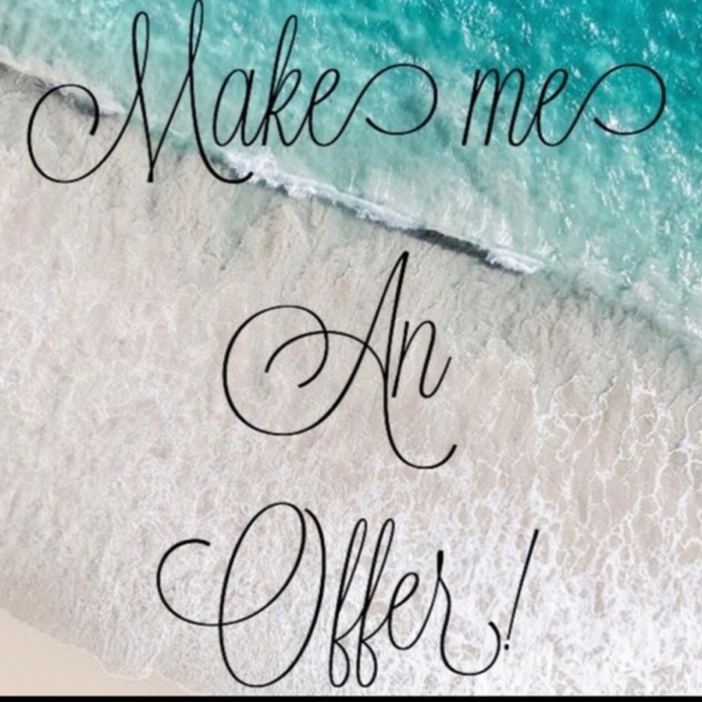 EVERYTHING HAS TO GO SEND ME A reasonable OFFER AND PLEASE SHARE MY CLOSET 💟☮️